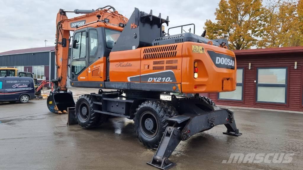 Doosan DX 210 W - 5 Koparki kołowe
