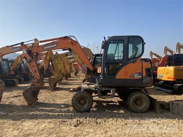 Doosan DX60W Minikoparki
