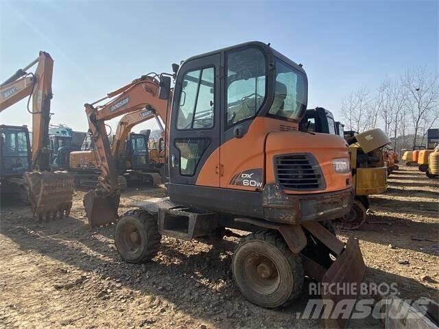 Doosan DX60W Minikoparki