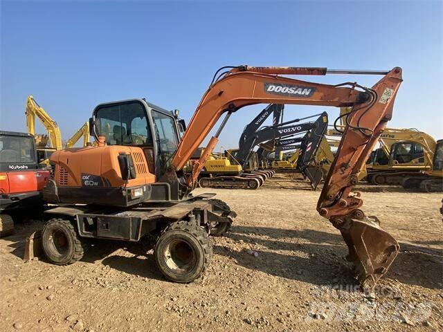 Doosan DX60W Minikoparki