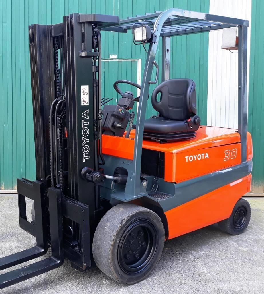 Toyota FBMF30 Wózki elektryczne