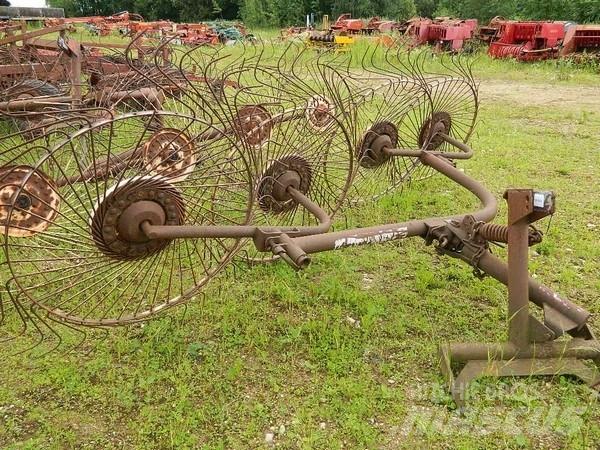  Saulīte 4 Zgrabiarki i przetrząsacze