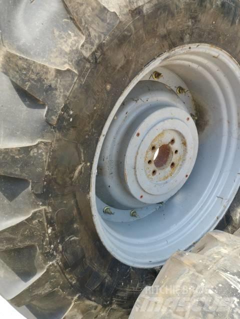 Michelin 20.8R38 Opony, koła i felgi