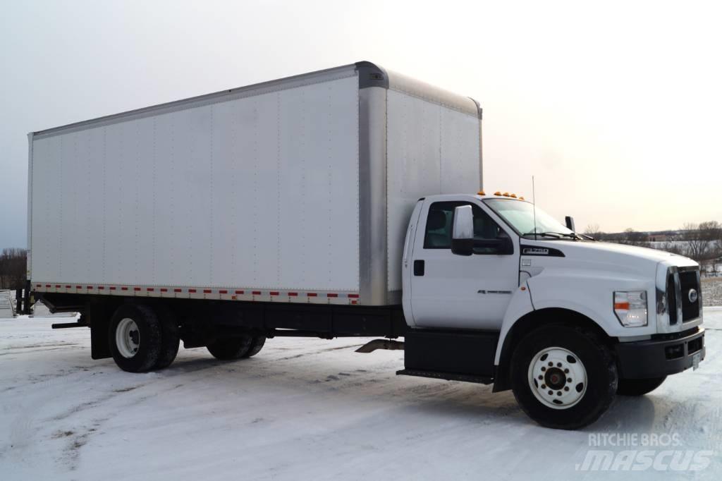 Ford F 750 Samochody ciężarowe ze skrzynią zamkniętą