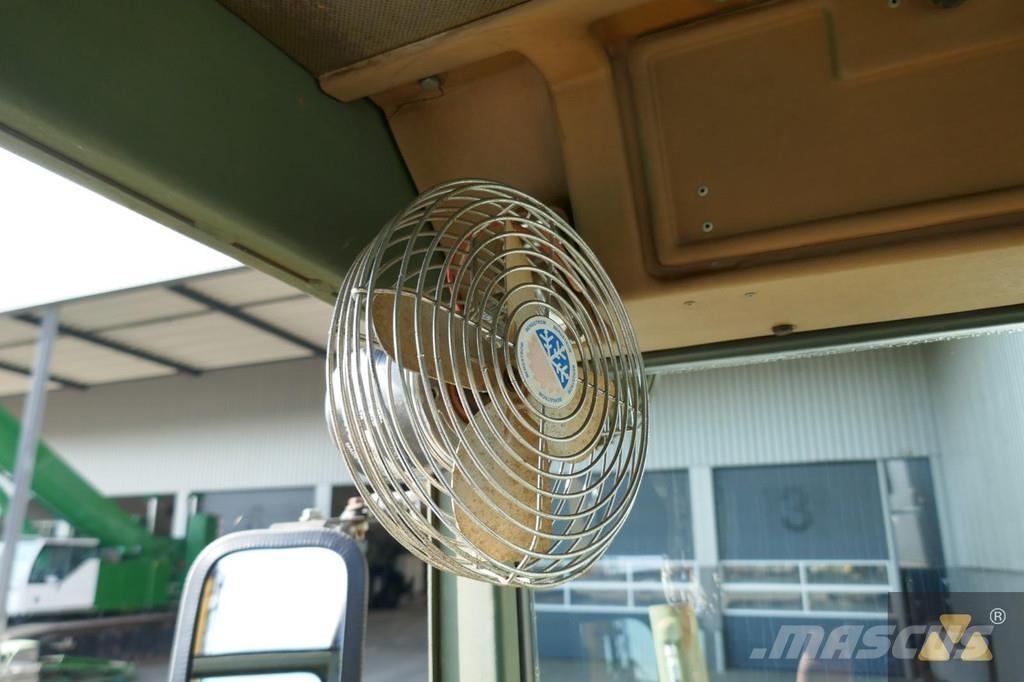 CAT 130G Ex-army Równiarki