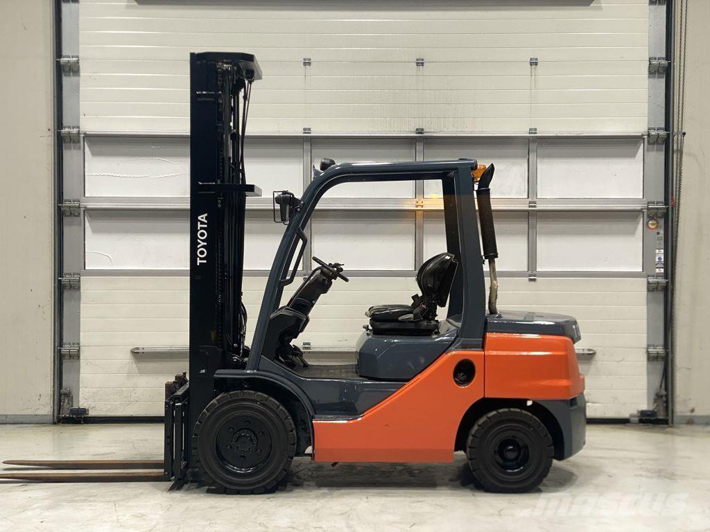 Toyota 52-8FDF30 Wózki Diesla