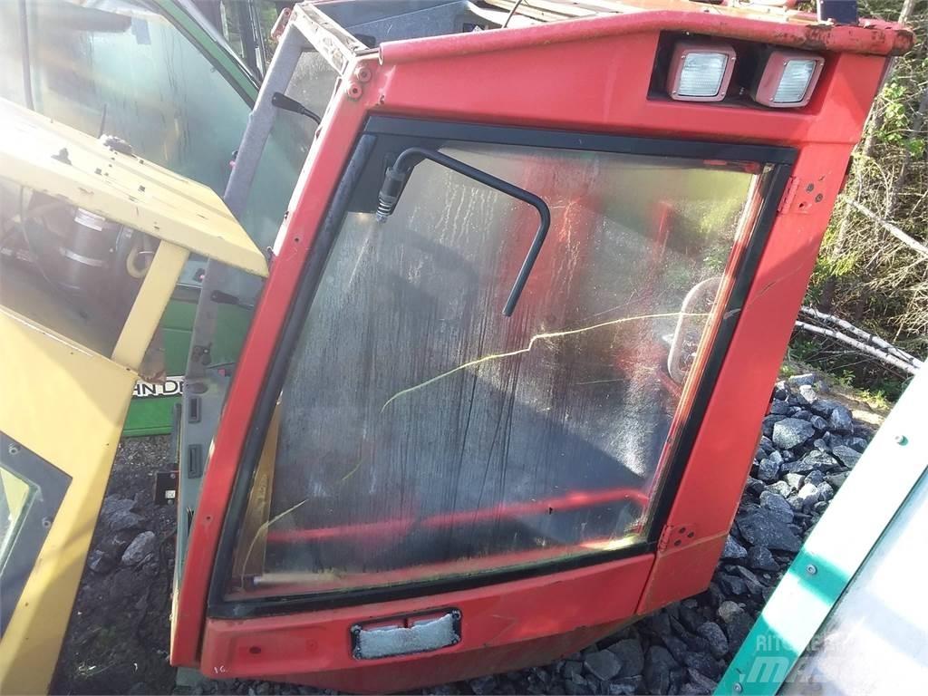 Komatsu 911.5 Kabiny i wnętrze