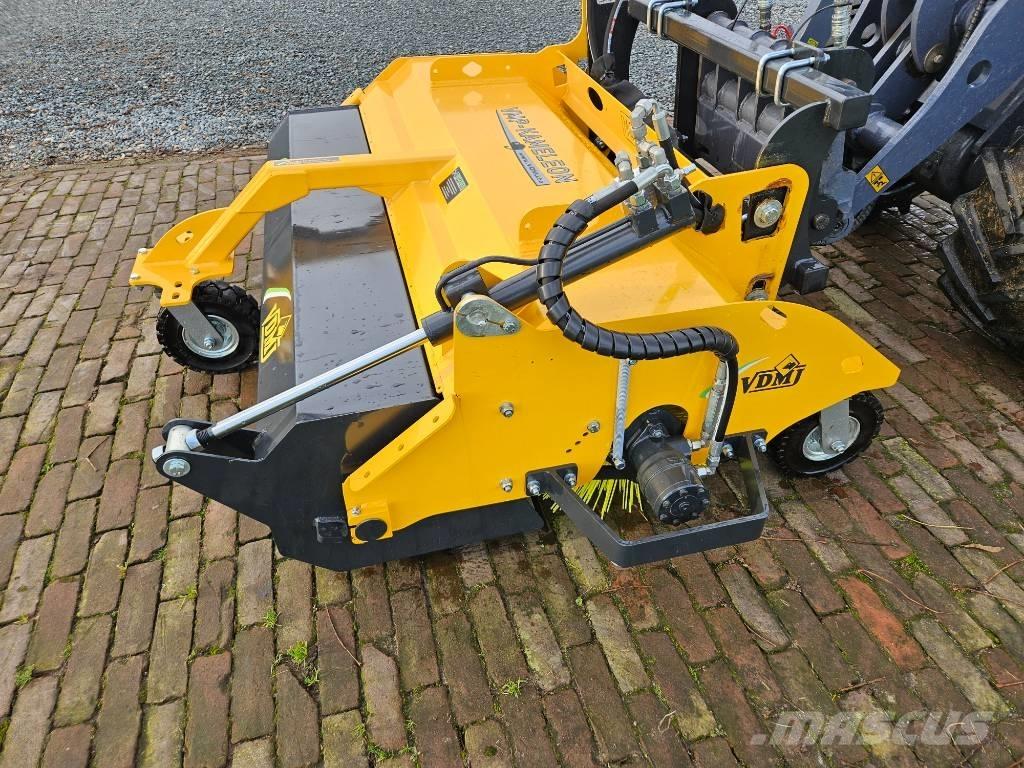  VDMJ Kameleon Zamiatarki - Zgarniarki - Odśnieżarki