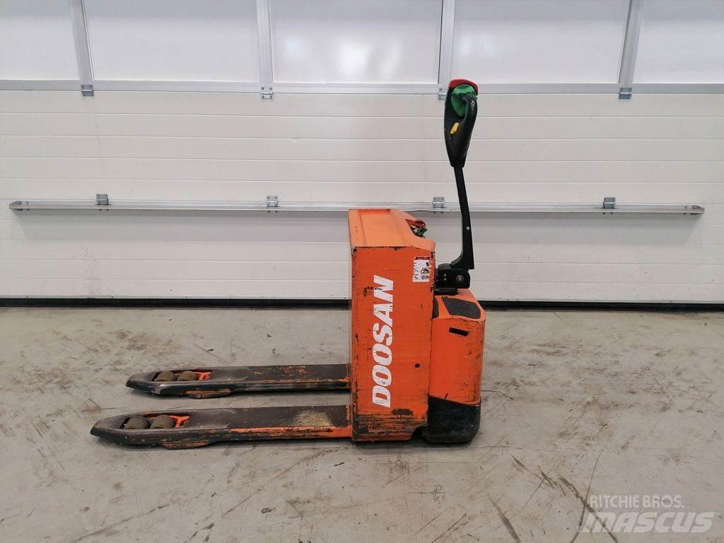 Doosan LEDH20M Wózki widłowe unoszące