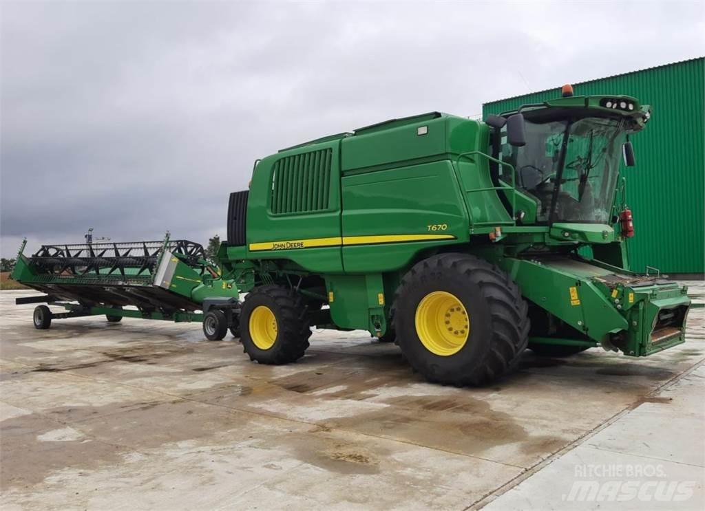 John Deere T670 Kombajny zbożowe