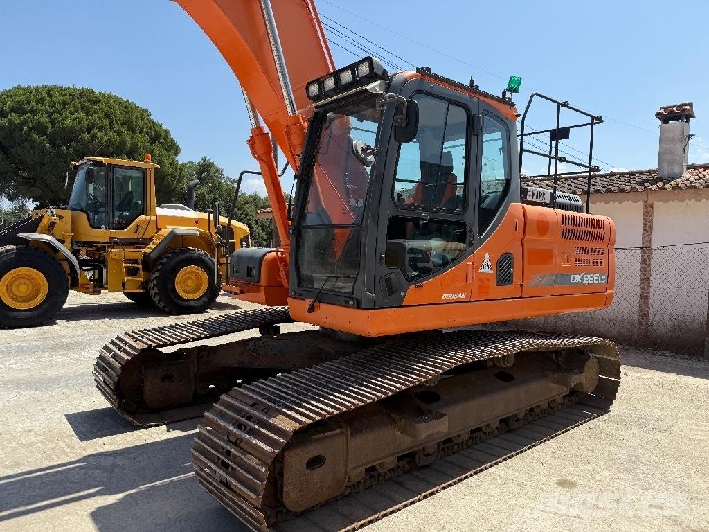  Dossan DX 225LC 3 Koparki gąsienicowe