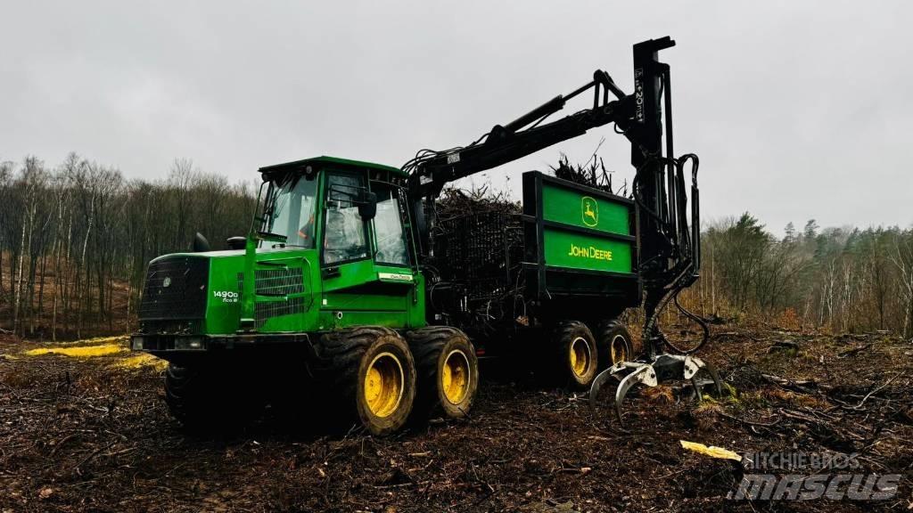 John Deere 1490D Forwardery
