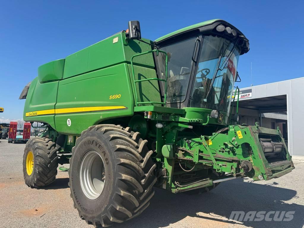 John Deere S 690 Kombajny zbożowe