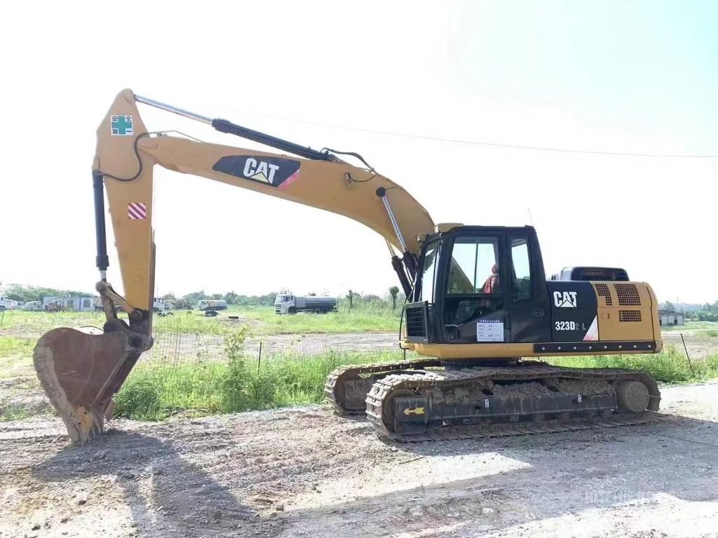CAT 323D Koparki gąsienicowe