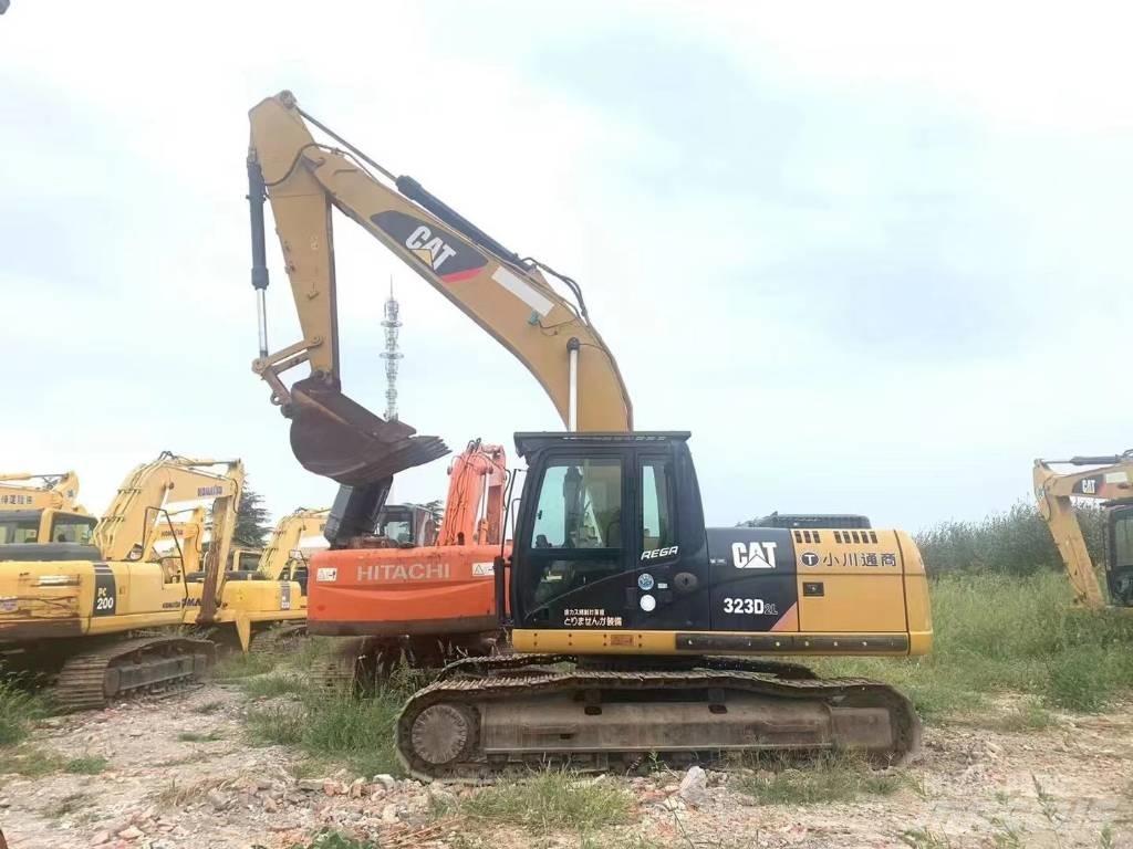 CAT 323D Koparki gąsienicowe