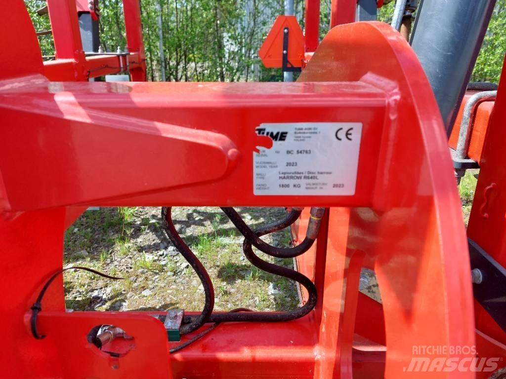 Tume R 640L Brony