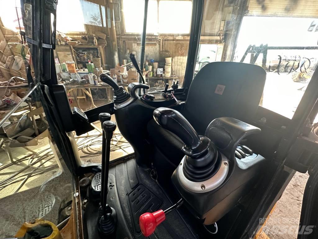 JCB 8018 Minikoparki