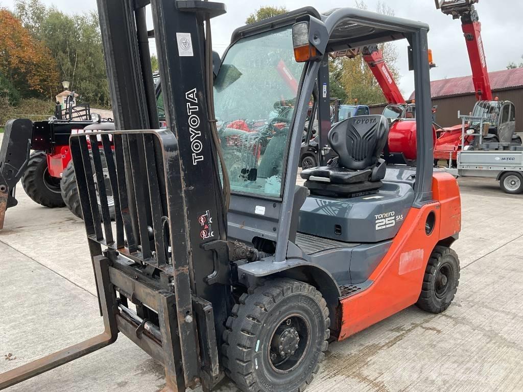 Toyota 02-8 FGF 25 Wózki LPG