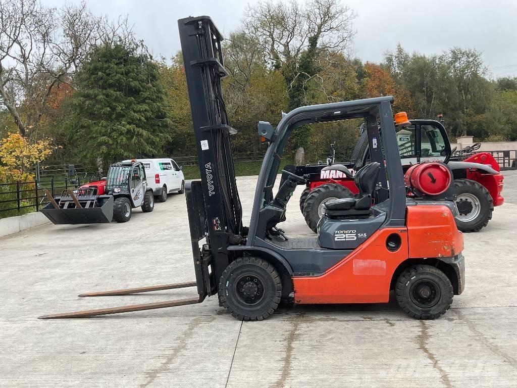 Toyota 02-8 FGF 25 Wózki LPG