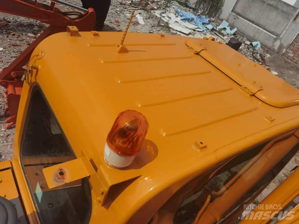 Hyundai R215VS Koparki gąsienicowe