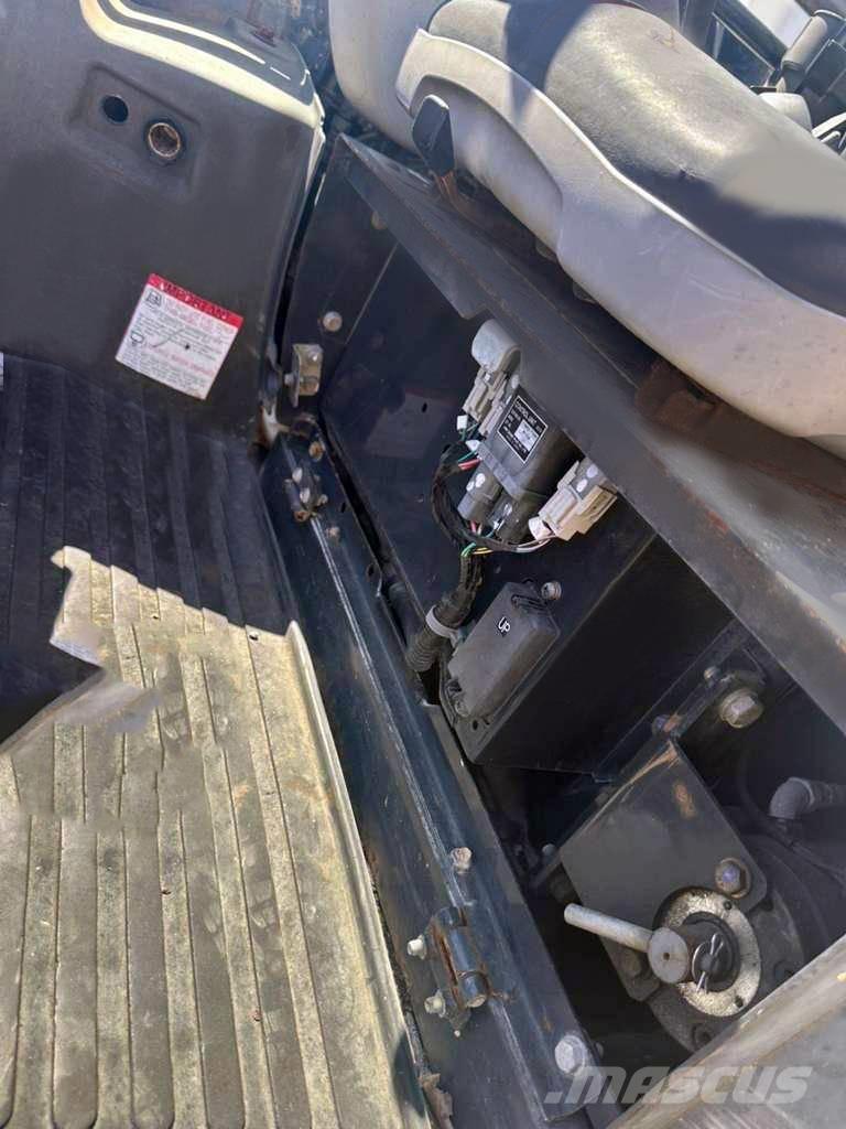 Hitachi ZX 27 U Minikoparki