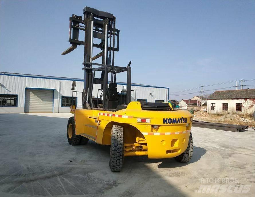 Komatsu FD200 Ładowarki teleskopowe