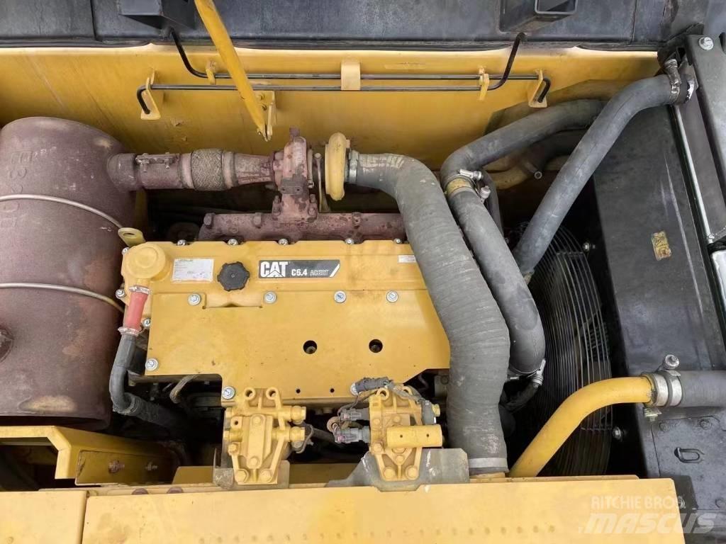 CAT 323 D L Koparki gąsienicowe