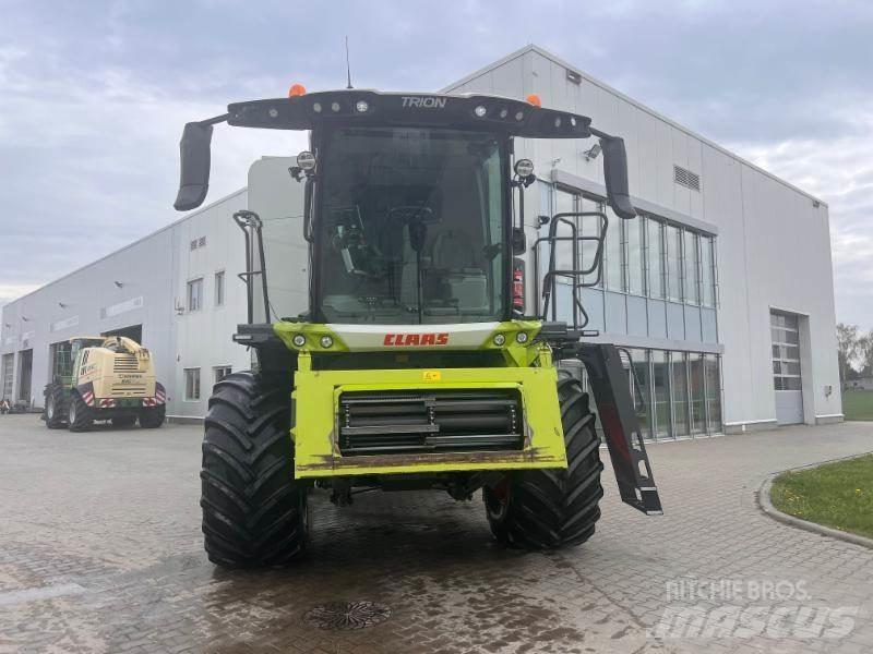 CLAAS TRION 520 Kombajny zbożowe