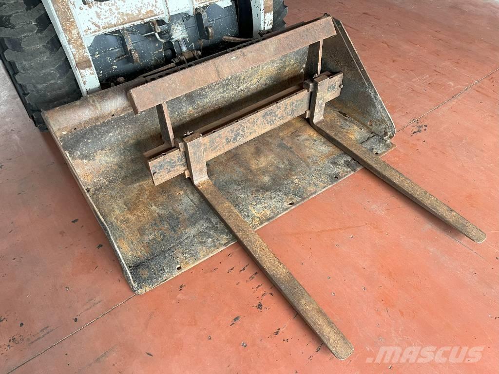 Bobcat 853 Ładowarki burtowe