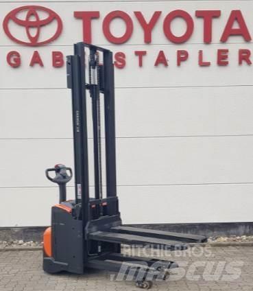 Toyota SWE120L Wózki widłowe unoszące z dyszlem