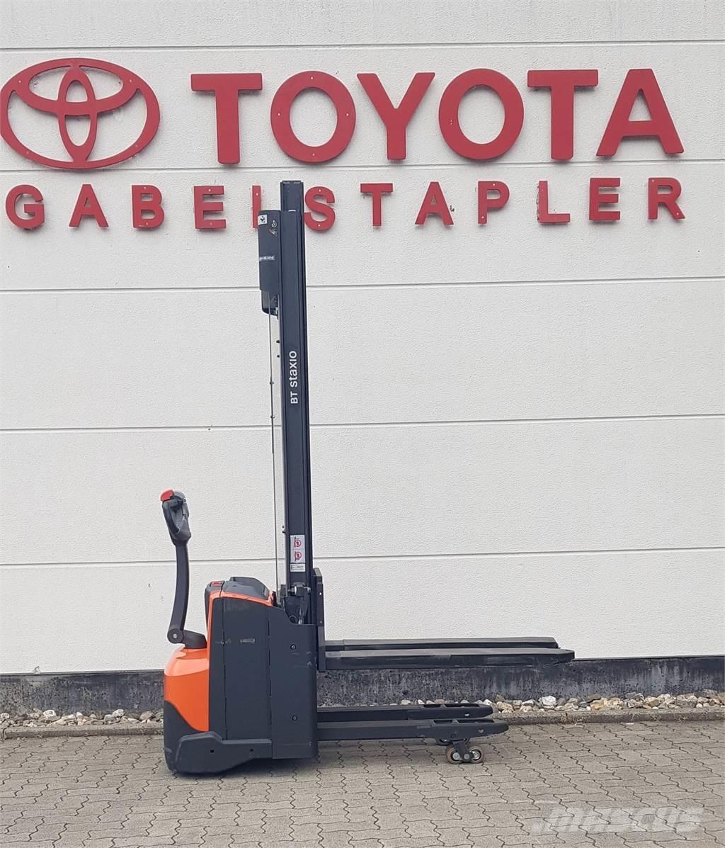 Toyota SWE120L Wózki widłowe unoszące z dyszlem