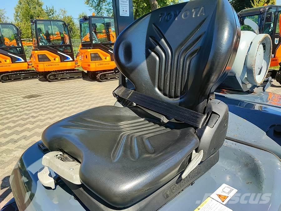 Toyota 02-8FGF25 Wózki LPG