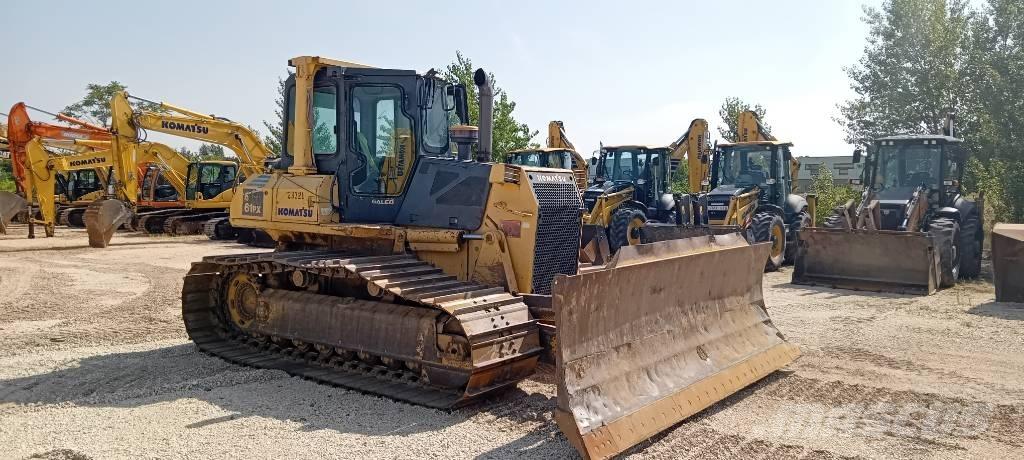 Komatsu D61EX-15 Spycharki gąsienicowe