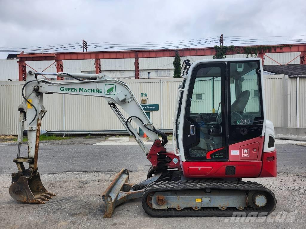 Takeuchi TB 240 Minikoparki