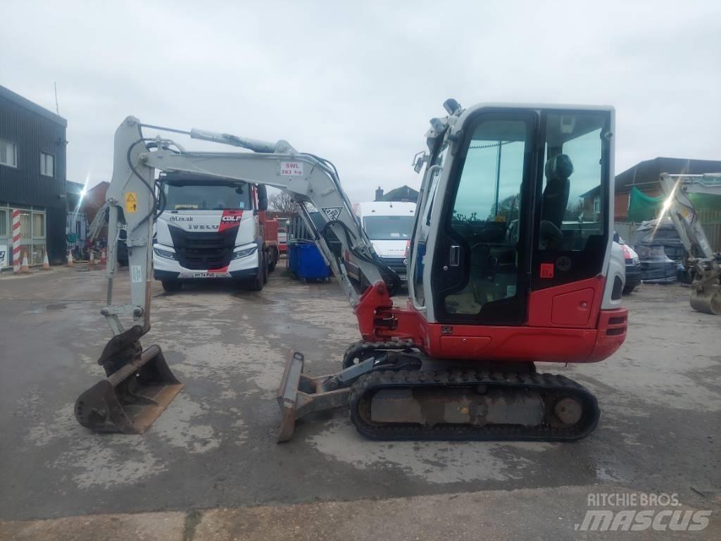 Takeuchi TB 230 Minikoparki