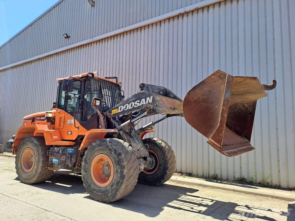 Doosan DL 250 Ładowarki kołowe