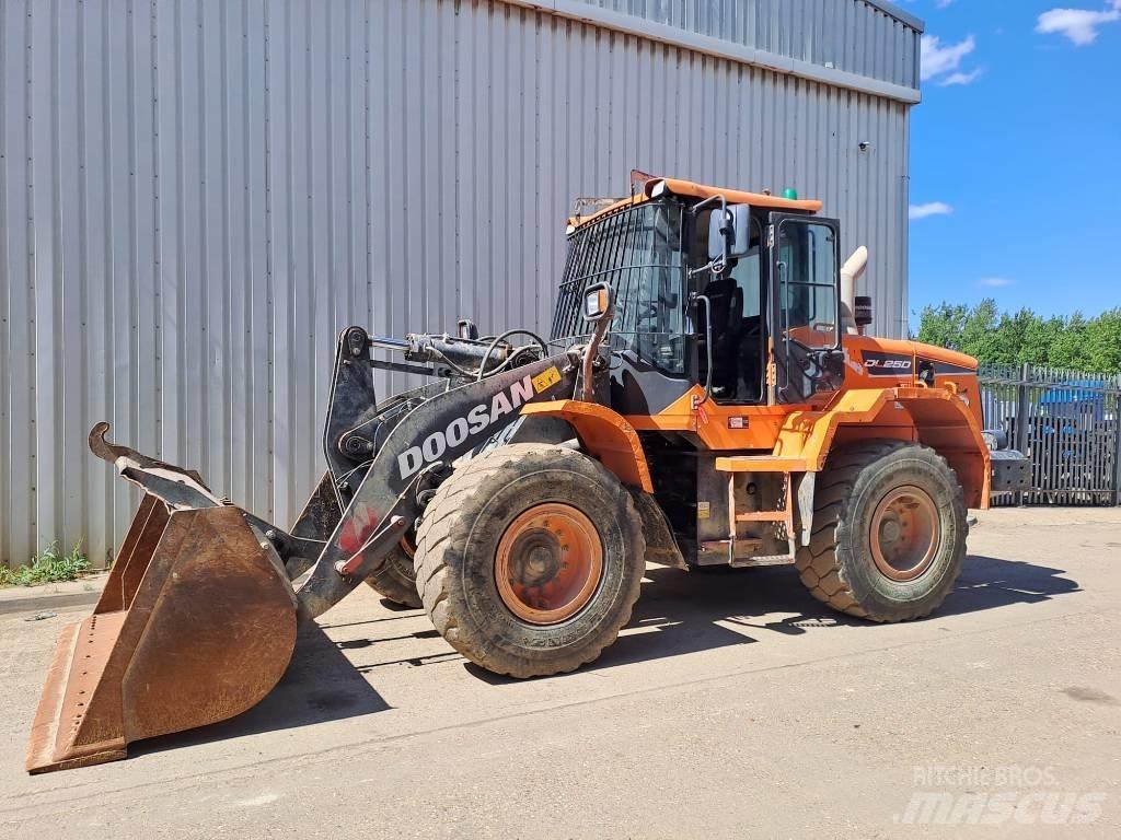 Doosan DL 250 Ładowarki kołowe