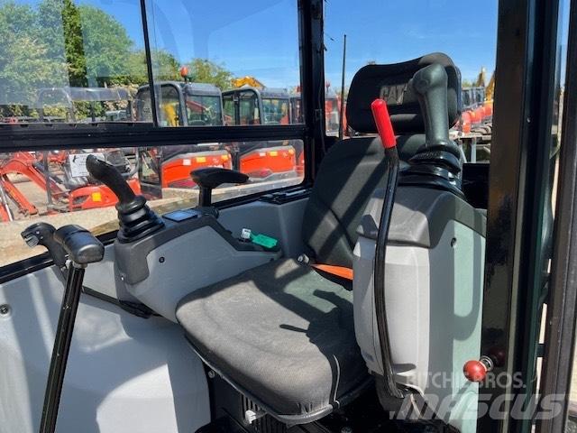CAT 302.7 D CR Minikoparki