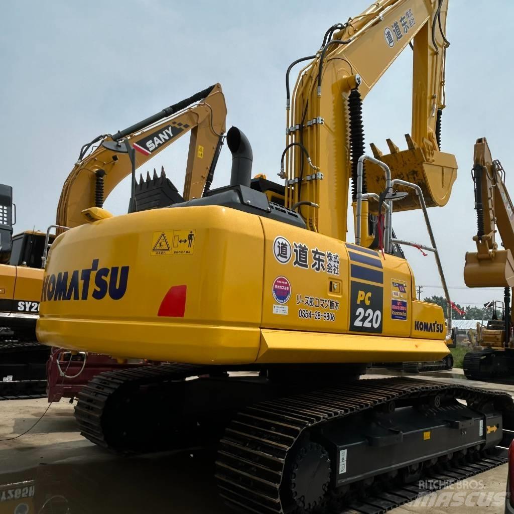 Komatsu 220-8 Koparki gąsienicowe