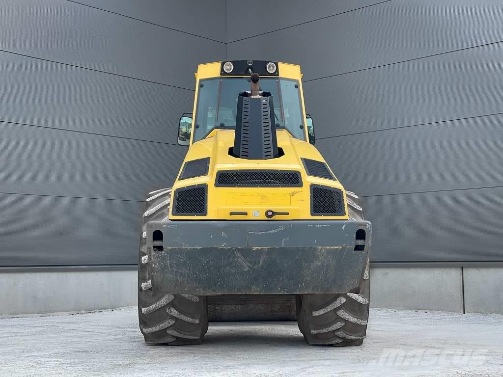 Bomag BW 216 DH-4i Walce jednobębnowe