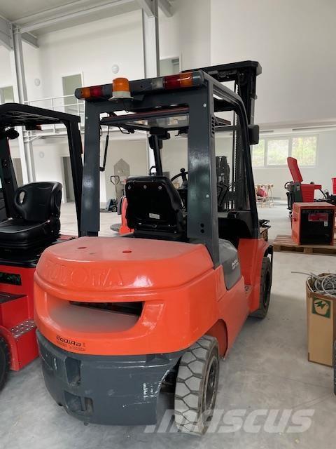 Toyota 62-7FDF30 Wózki Diesla