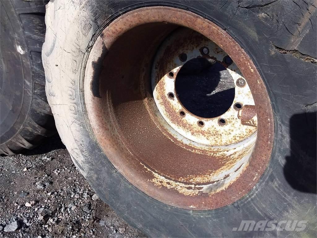 Valmet 860 24x26,5 Opony, koła i felgi