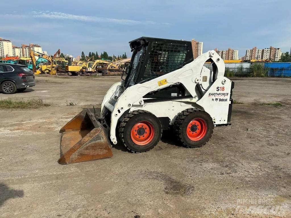 Bobcat S18 Ładowarki burtowe