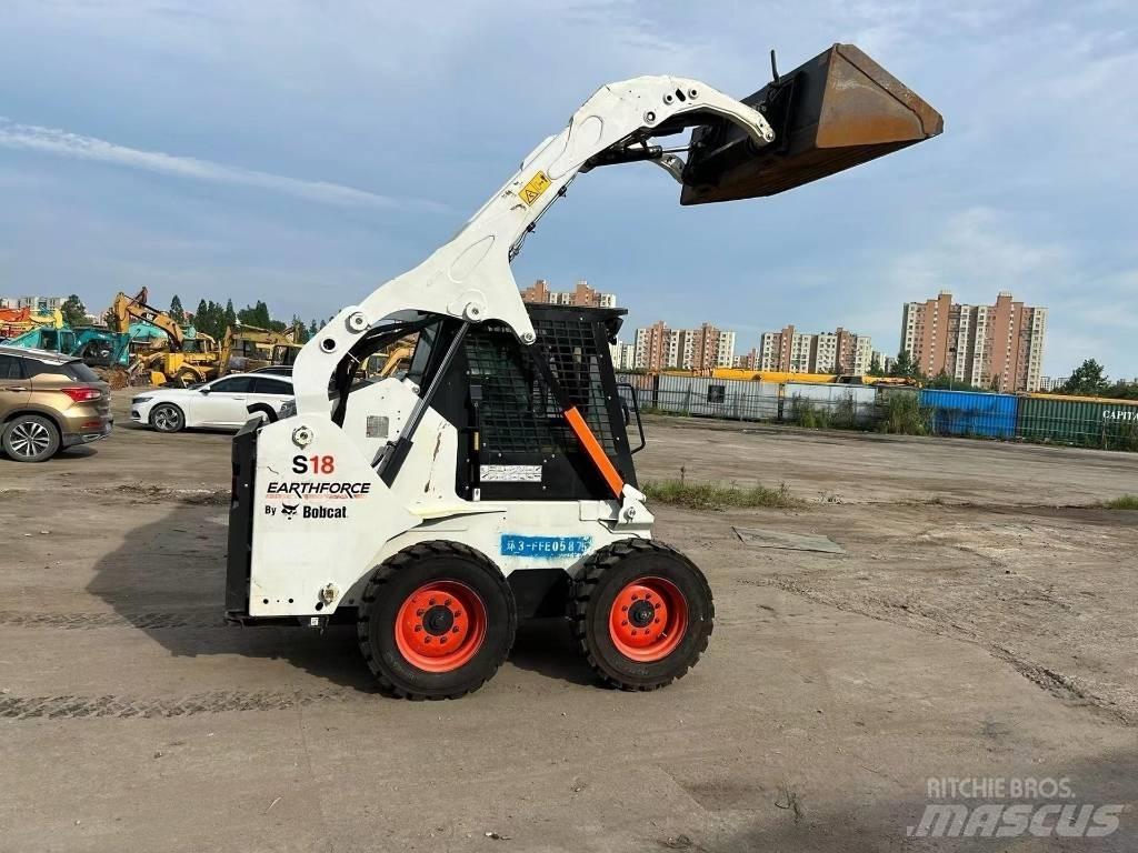 Bobcat S18 Ładowarki burtowe