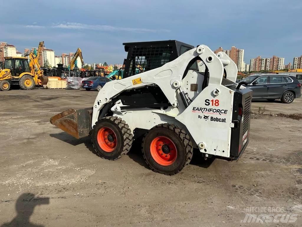 Bobcat S18 Ładowarki burtowe