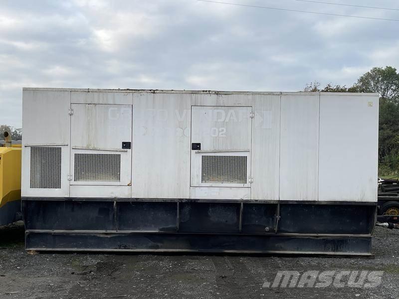 CAT C 18 - 700 Agregaty prądotwórcze Diesla