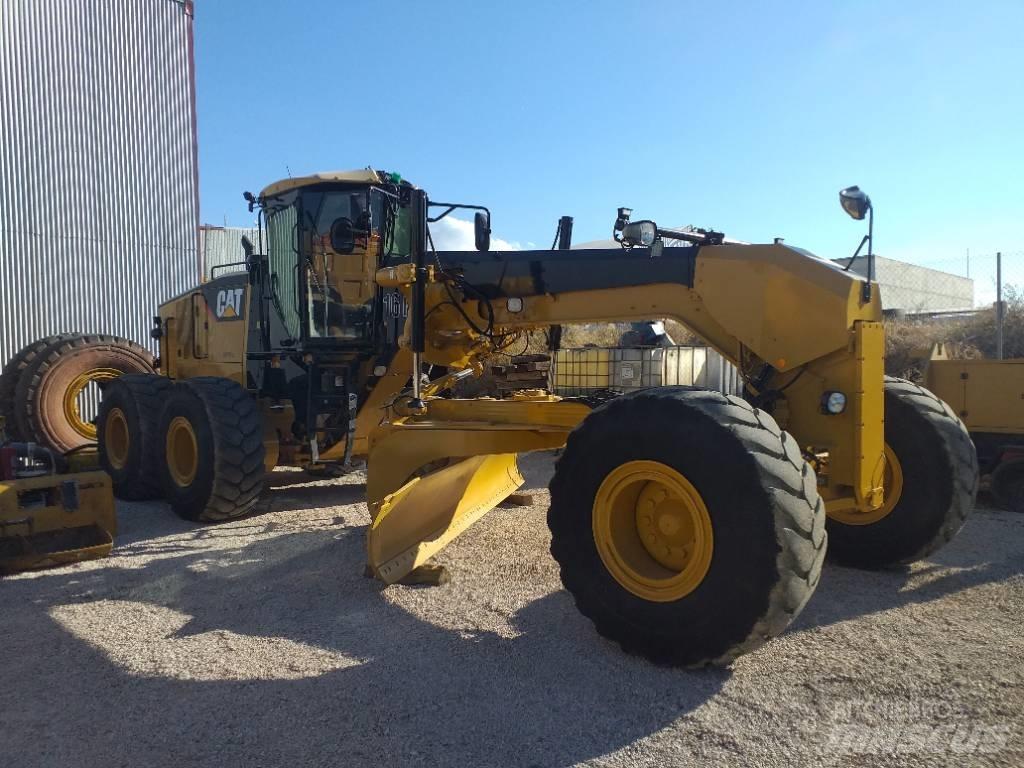 CAT 16 M Równiarki