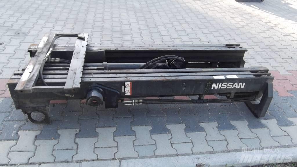 Nissan FB18 M-0472 Maszty