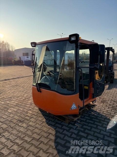 Doosan DL 420-3 CAB Kabiny i wnętrze