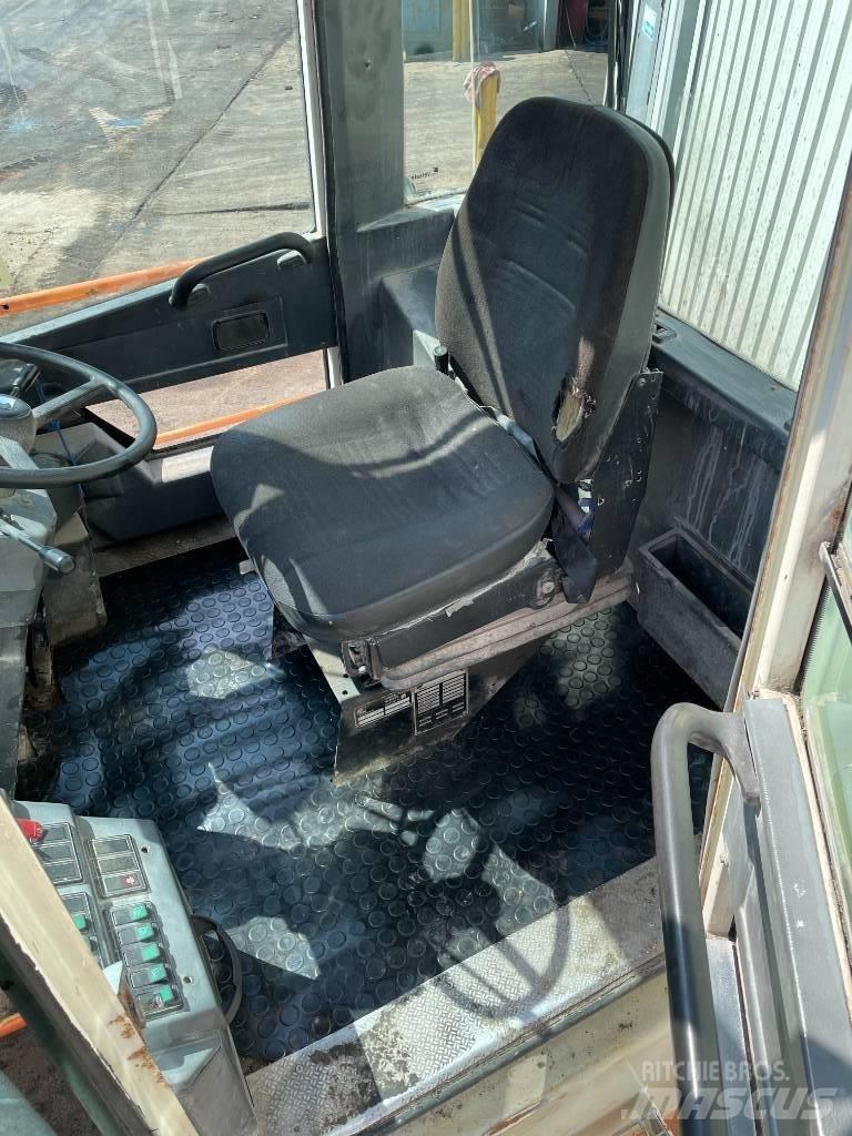 Valmet TD7ECR Wozy do składowania i transportu kontenerów